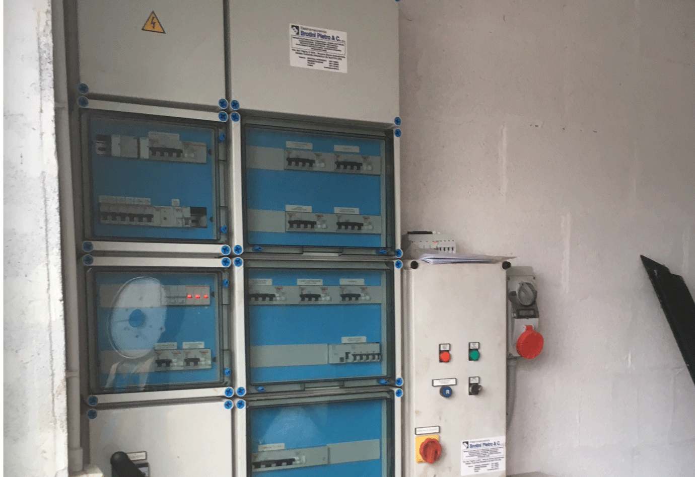 Quadro elettrico relativo all'impianto fotovoltaico realizzato dallo Studio Tecnico Casalini per la Conceria Papete