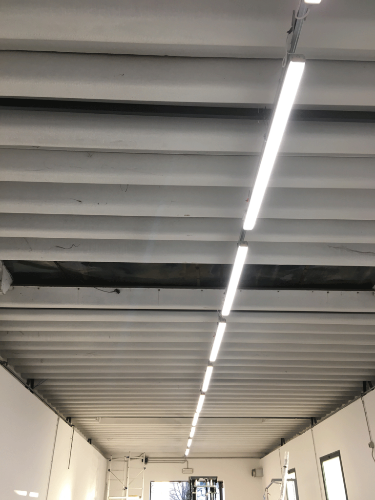 Adeguamento impianto elettrico del capannone esistente destinato alla lavorazione e deposito pallets in legno, di Massimiliano Bertini Pallets s.r.l