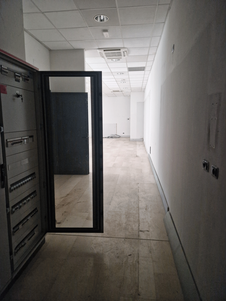 Quadro elettrico generale installato all'interno dei locali ambulatoriali Esselunga.